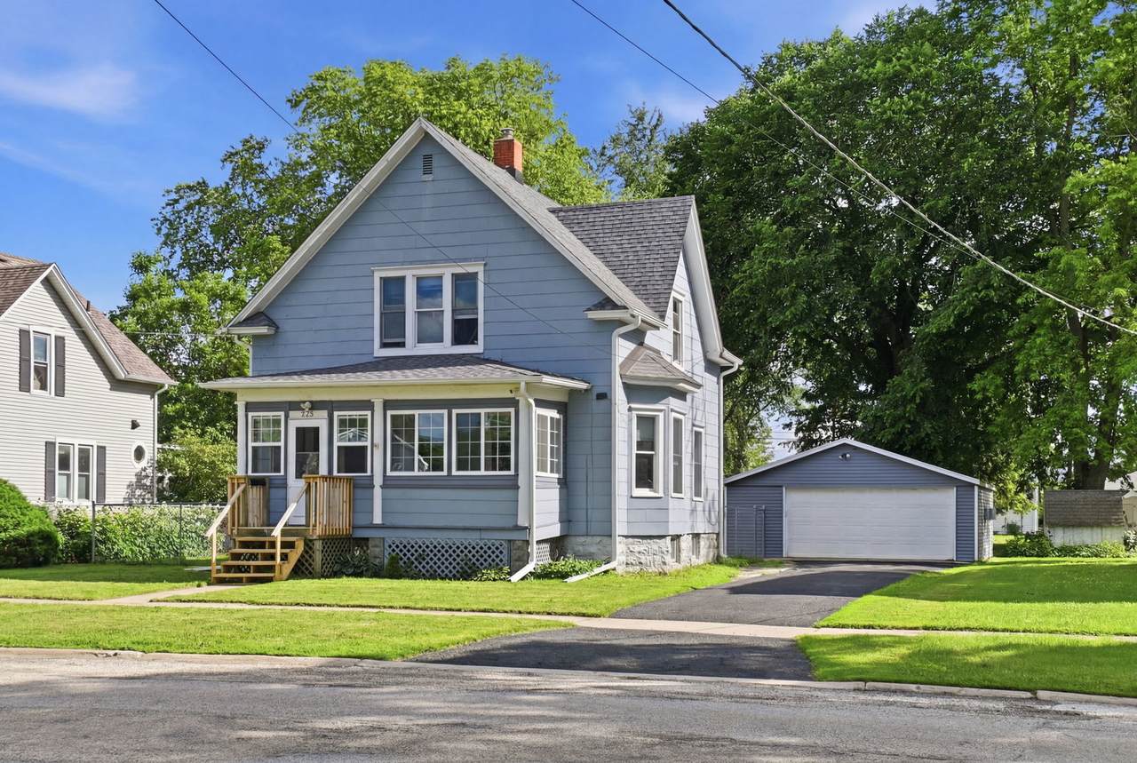 924 Prospect Street - Photo 1