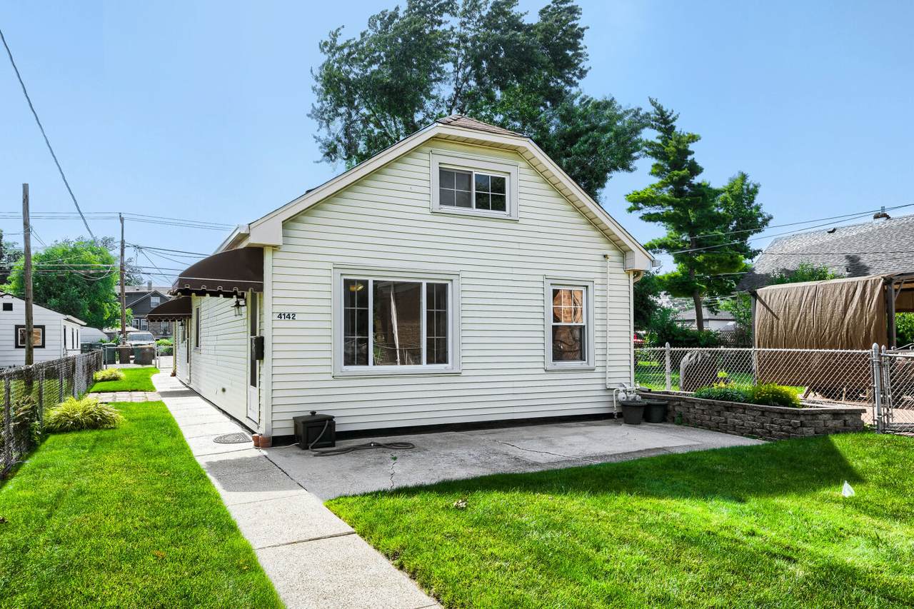 4142 Oak Park Avenue - Photo 1