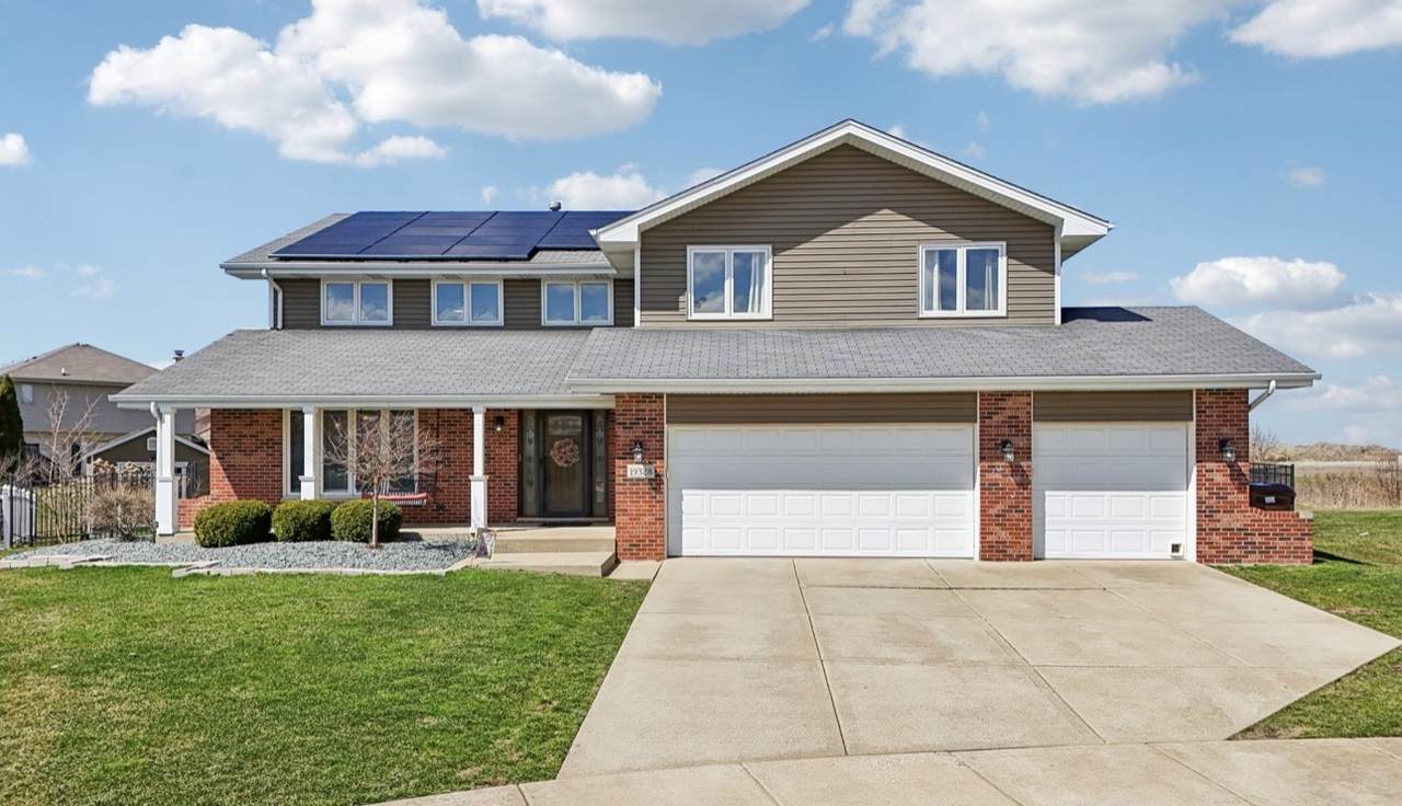 19328 Woodfield Court - Photo 1