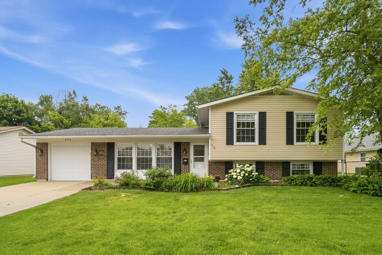 890 Yorkshire Drive - Photo 1