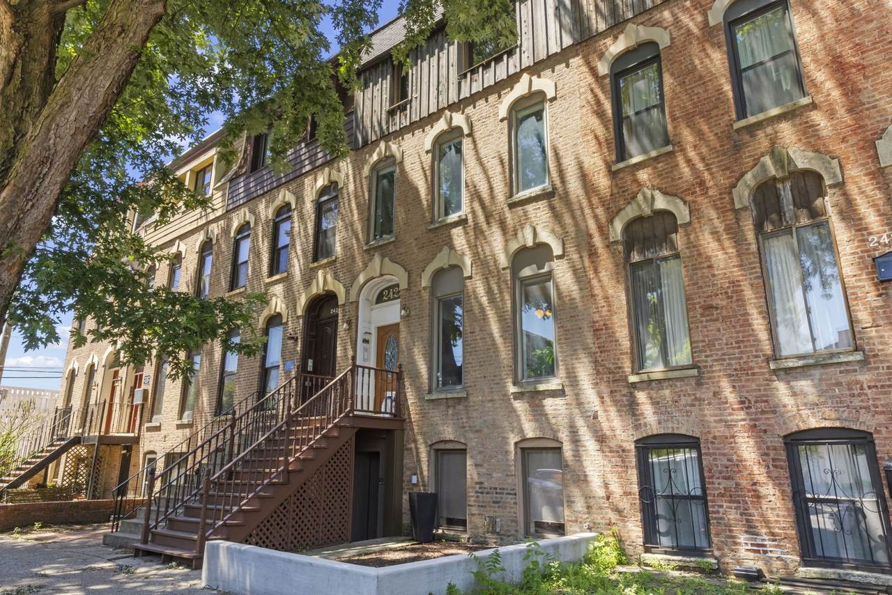 2422 Seminary Avenue - Photo 1