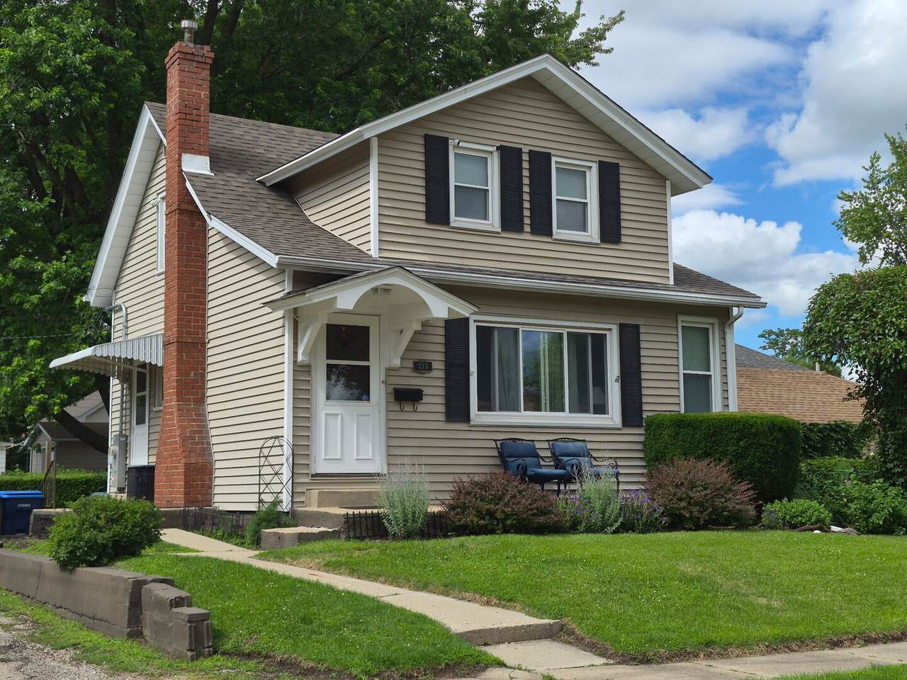 215 Balbo Street - Photo 1