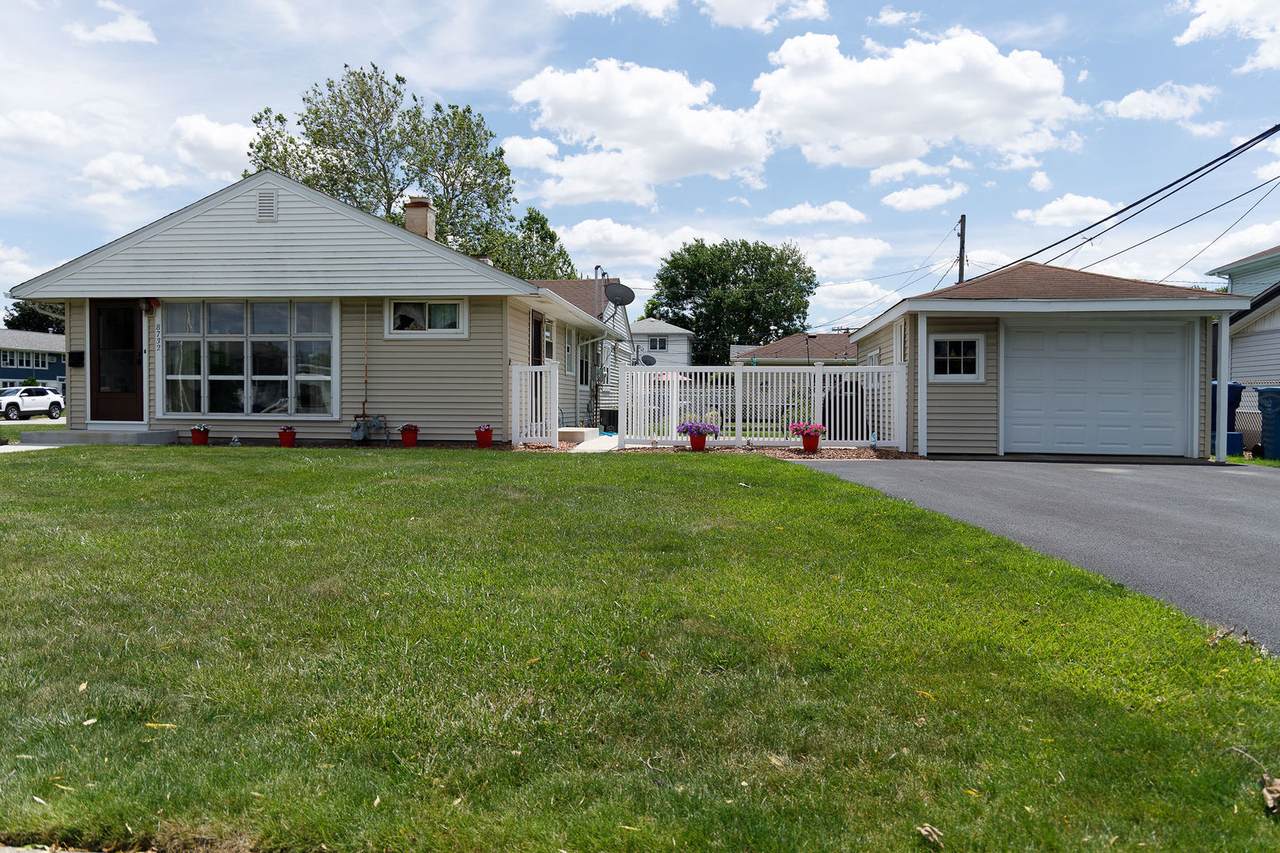 8732 Keeler Avenue - Photo 1