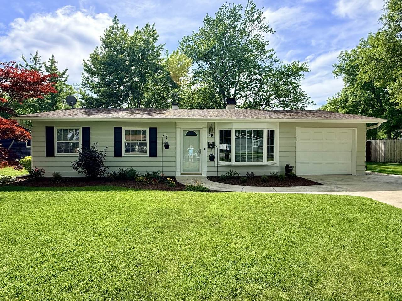 99 Circle Drive - Photo 1