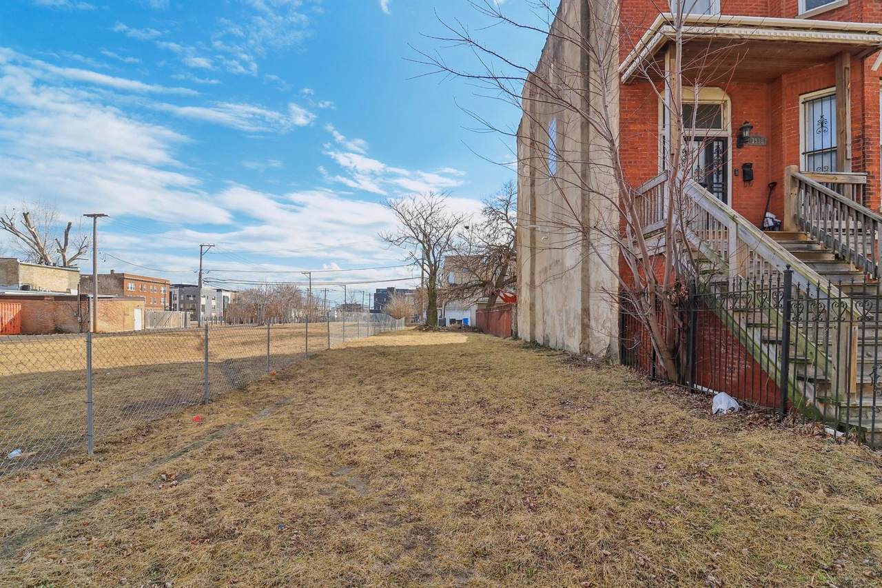 3913 Prairie Avenue - Photo 1