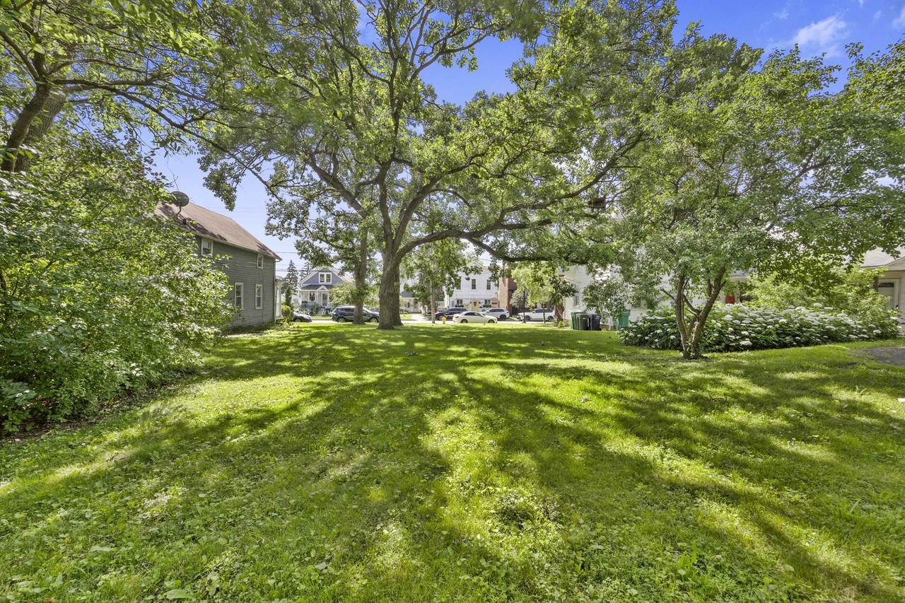 14323 Beacon Avenue - Photo 1