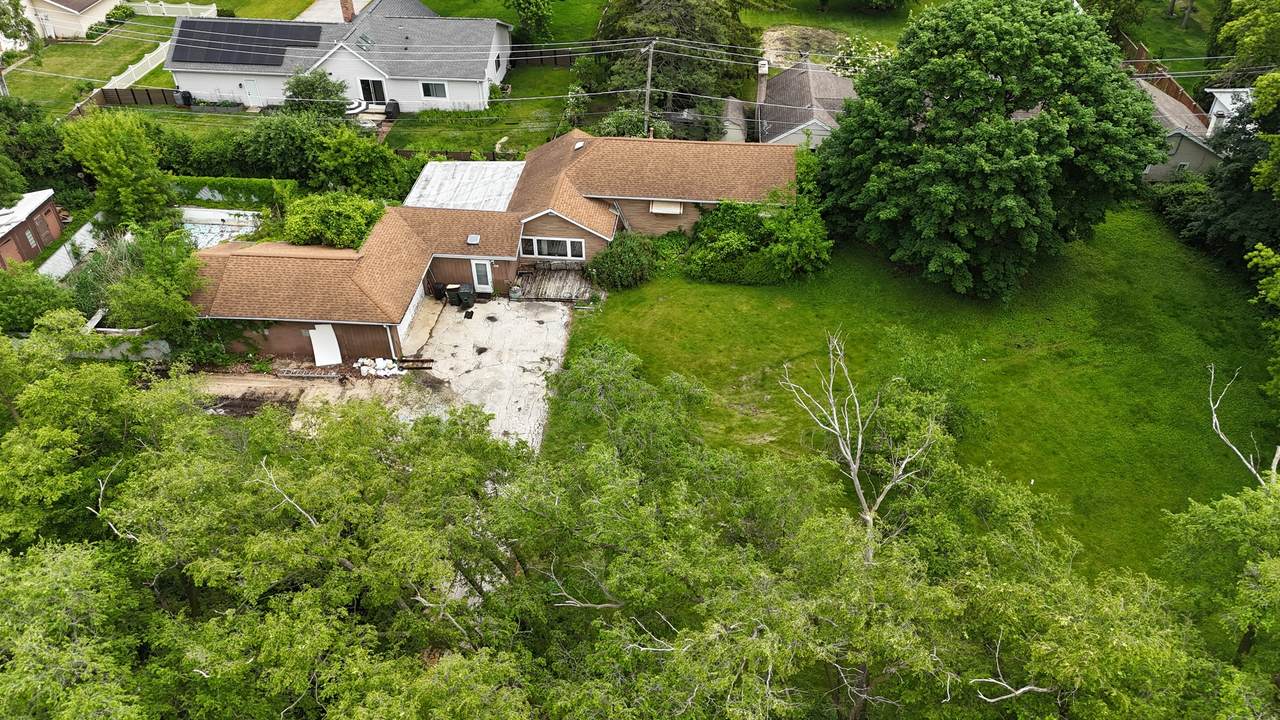 1015 Ridge Avenue - Photo 1