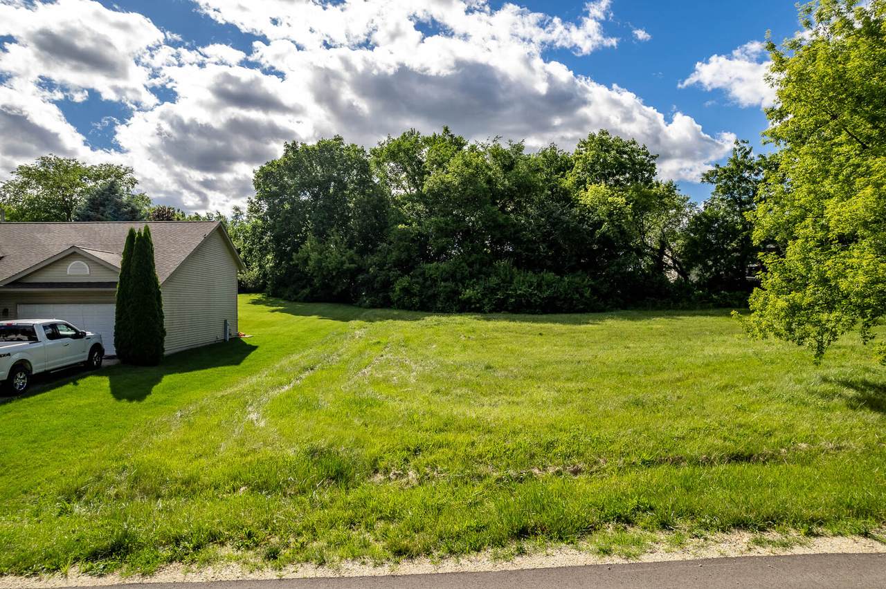 110 Heath Cliff Drive - Photo 1