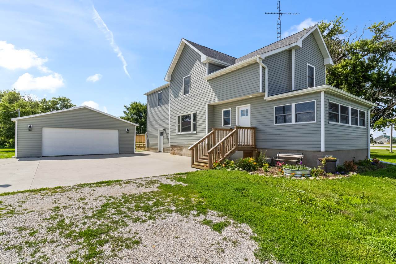 17469 300 East Road - Photo 1