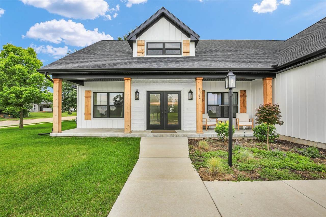 1841 Stone Creek Boulevard - Photo 1
