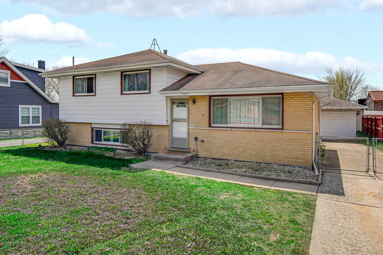 7305 75th Street - Photo 1