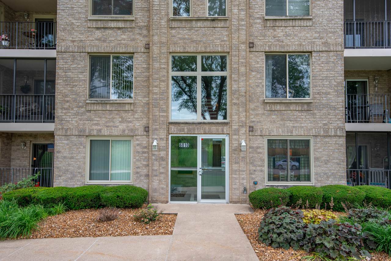 6810 Ridge Point Drive - Photo 1