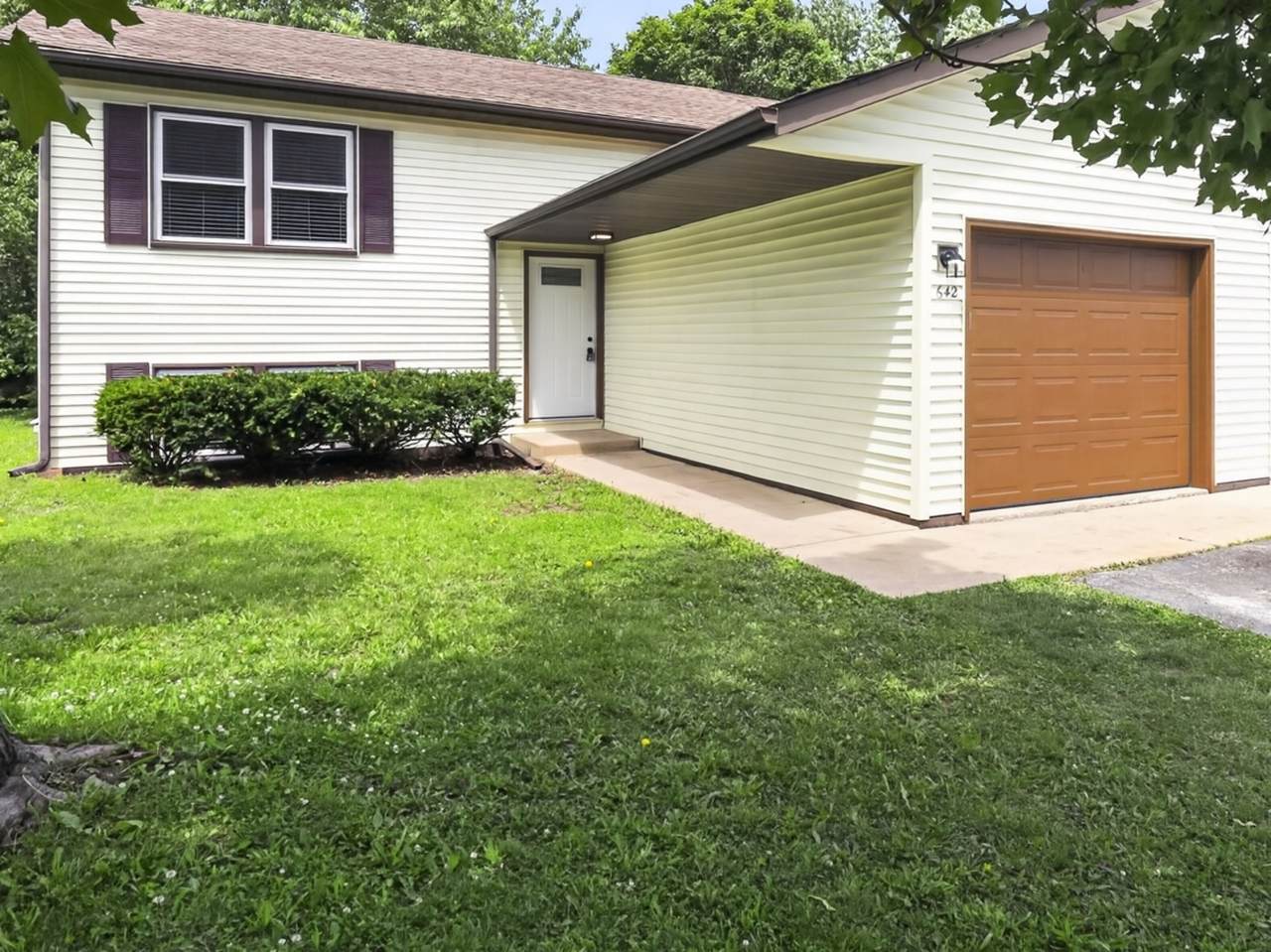 642 Swan Drive - Photo 1