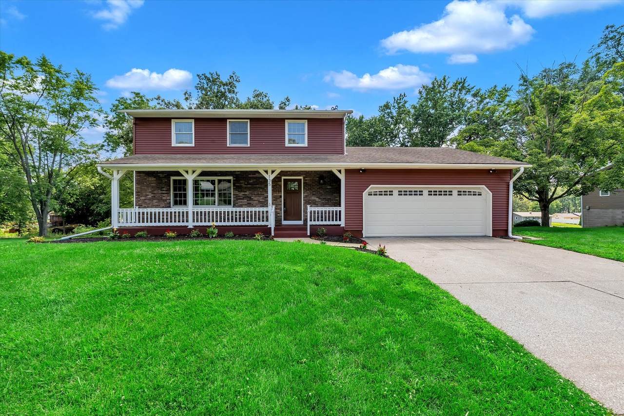 135 Sherwood Drive - Photo 1