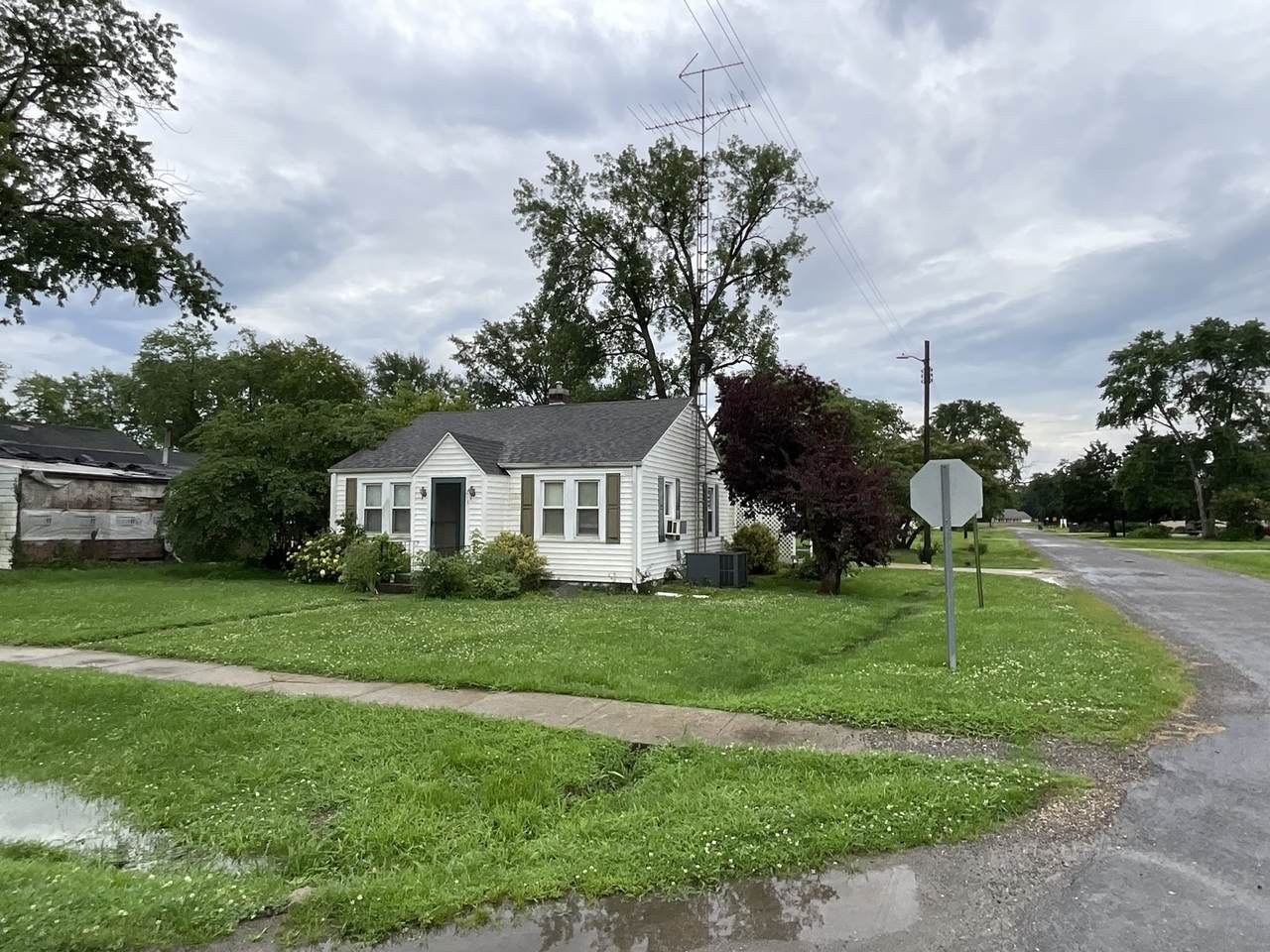 213 Maple Street - Photo 1