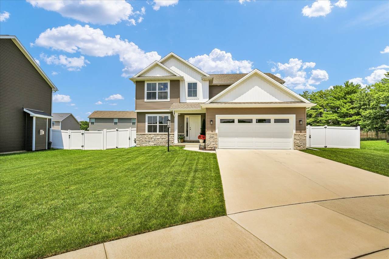 216 Red Bud Drive - Photo 1