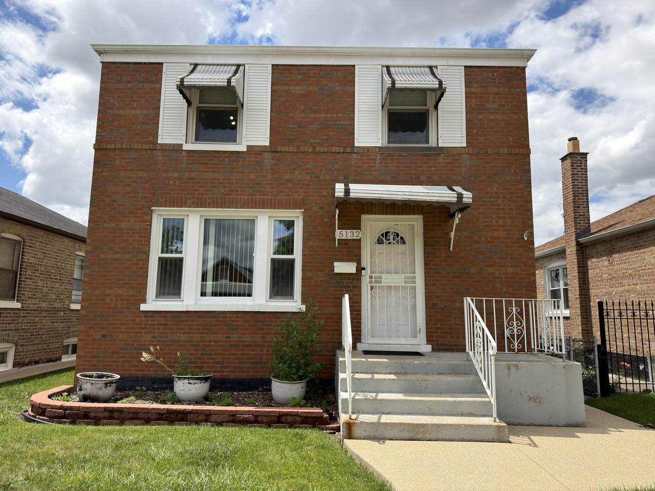5132 Hamlin Avenue - Photo 1