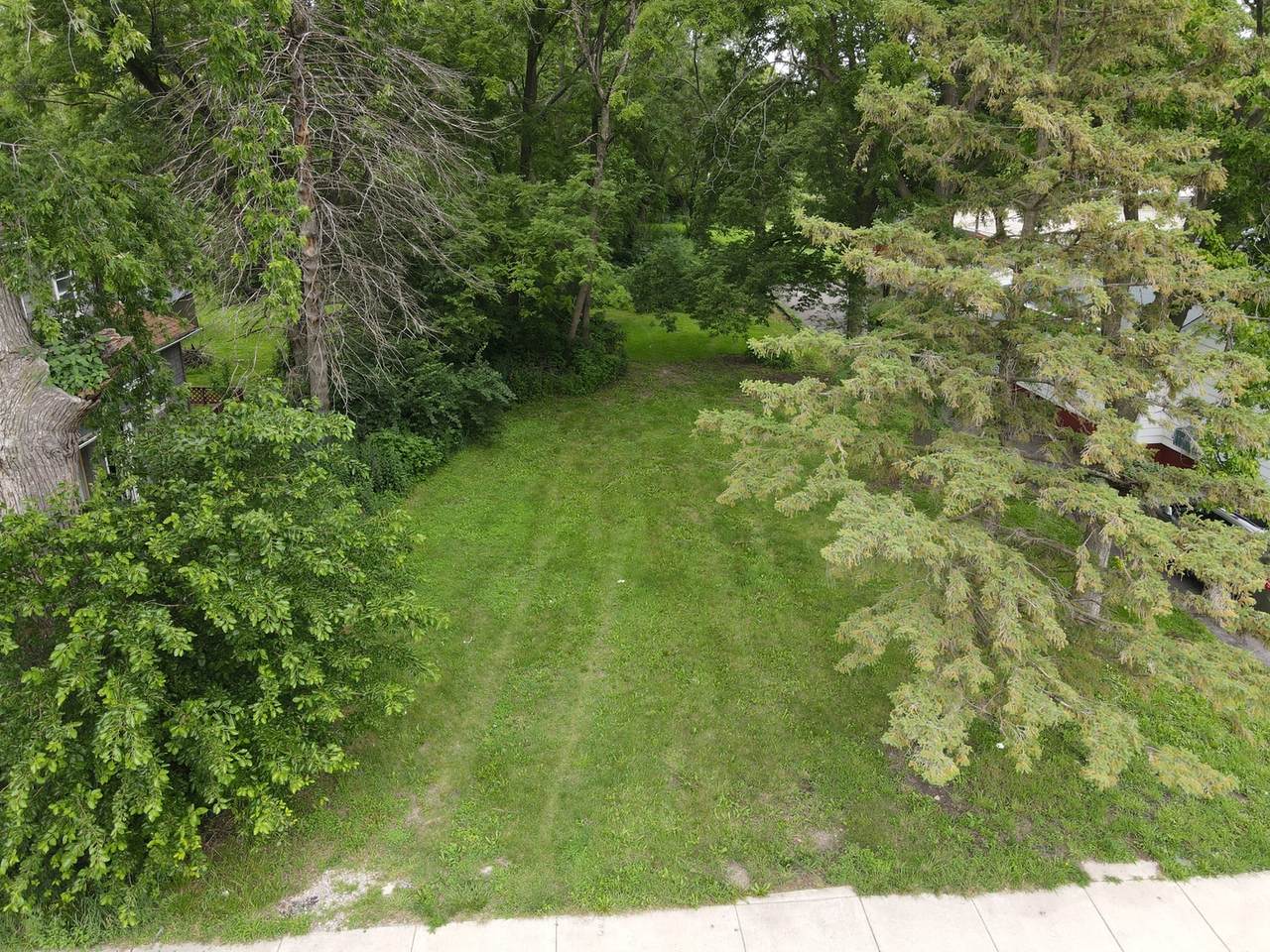 305 Illinois Street - Photo 1