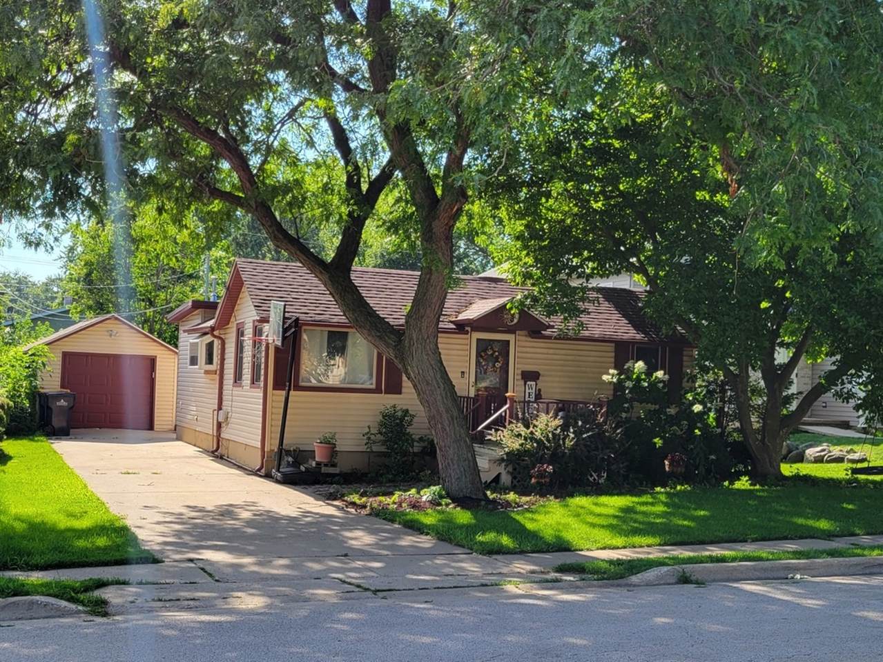260 Aldine Street - Photo 1