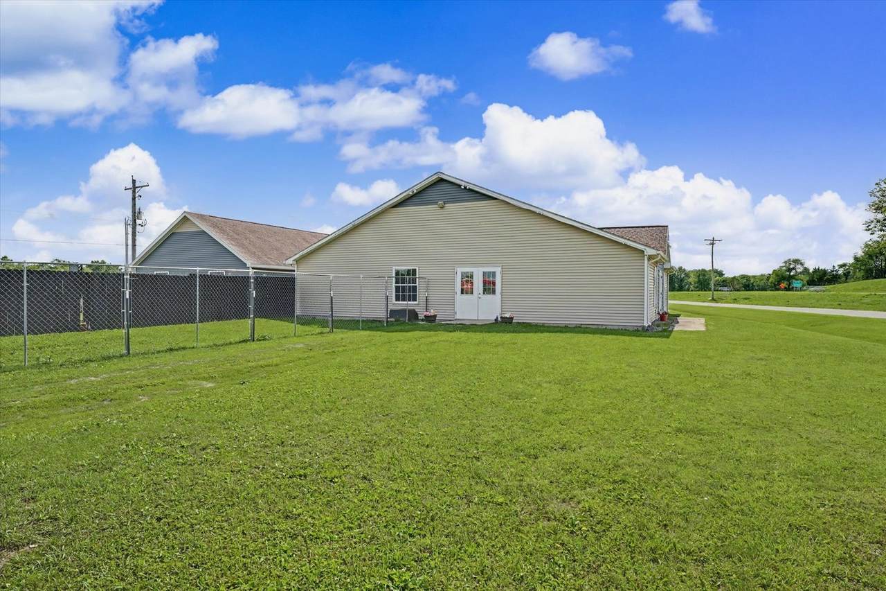 2201 Kickapoo Drive - Photo 1
