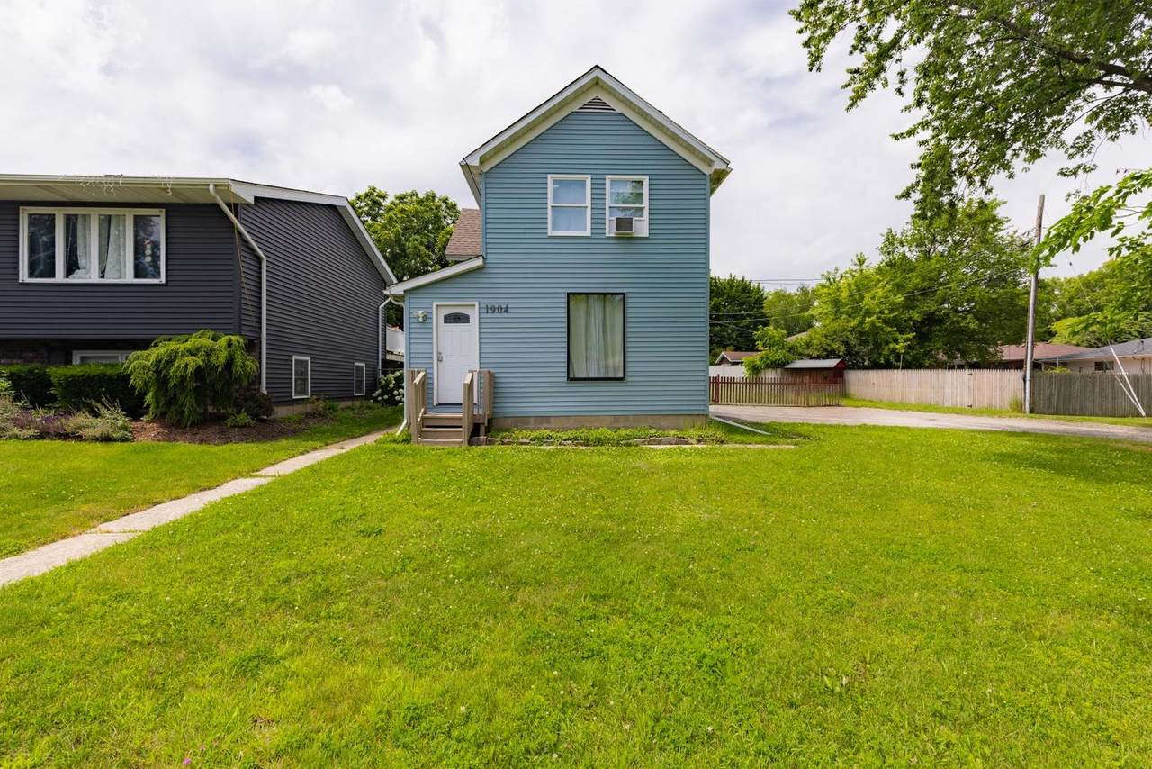 1904 Ezra Avenue - Photo 1