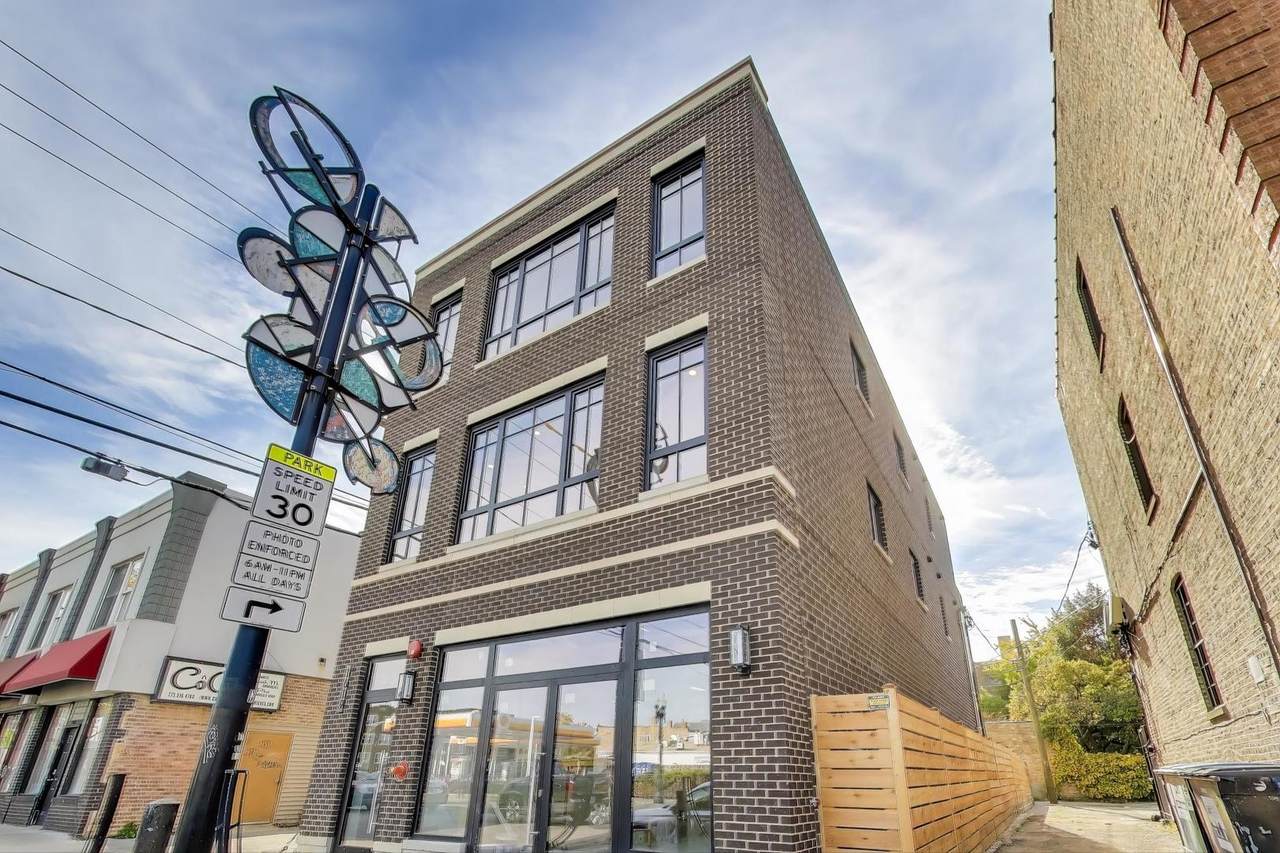 1619 Lawrence Avenue - Photo 1