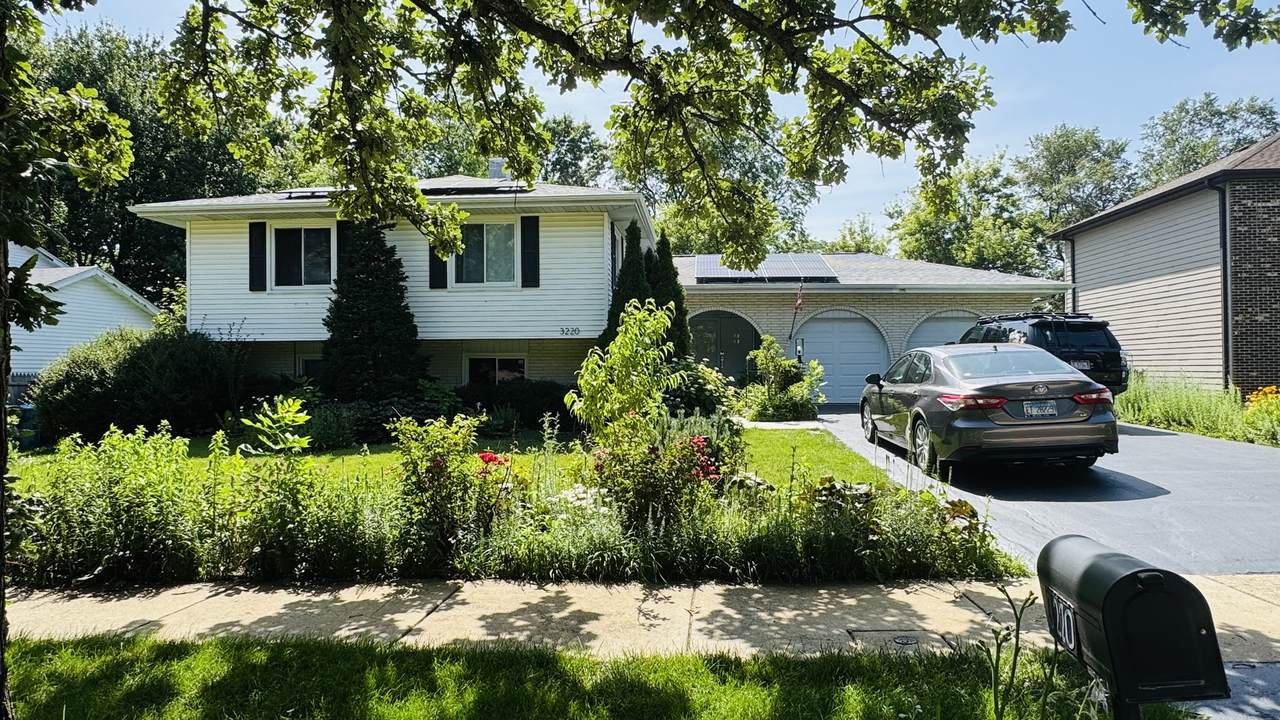 3220 Saratoga Avenue - Photo 1