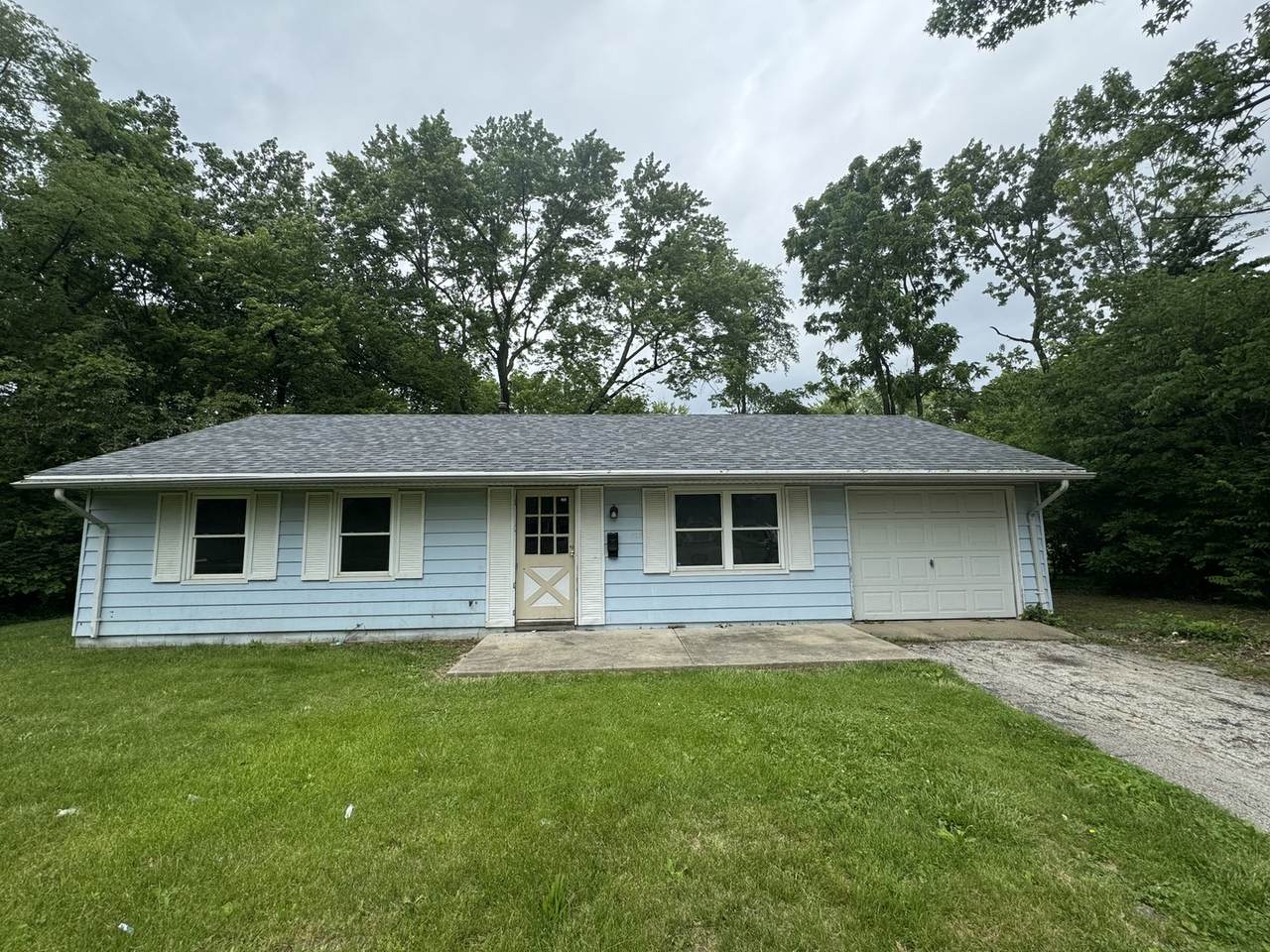 803 Skyline Drive - Photo 1