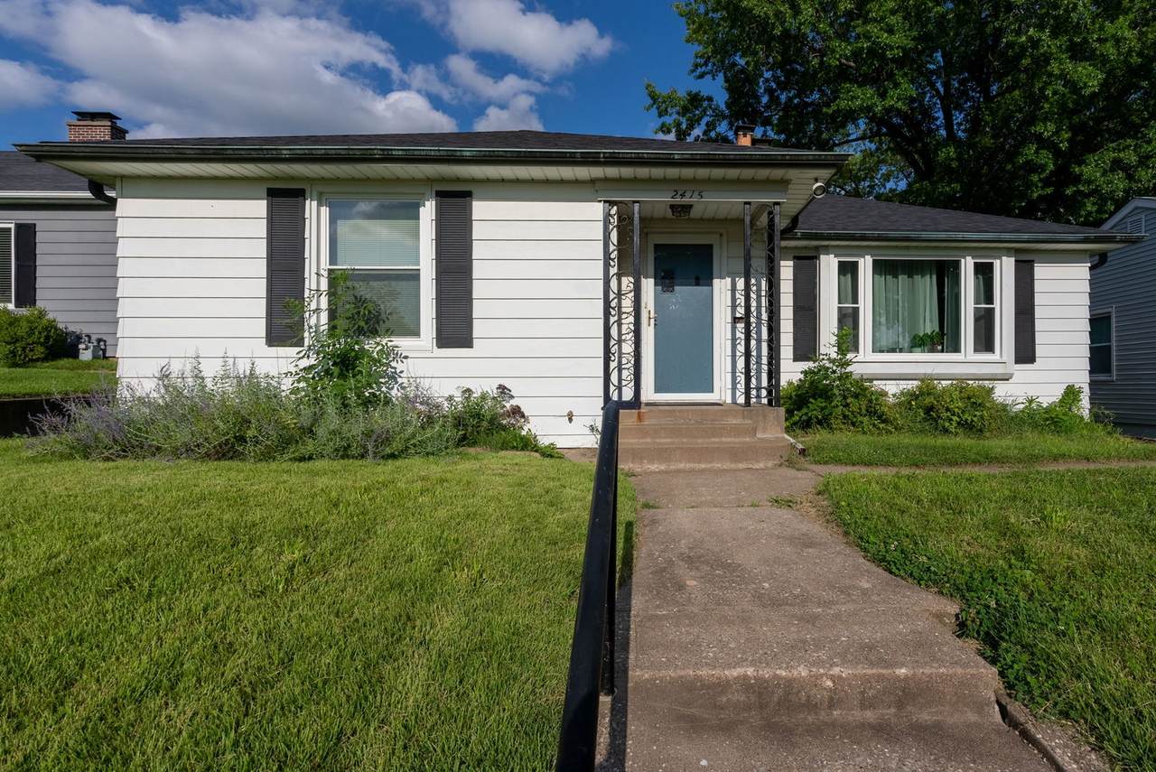 2415 Glen Place - Photo 1