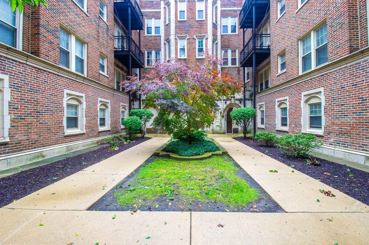 2335 70th Place - Photo 1
