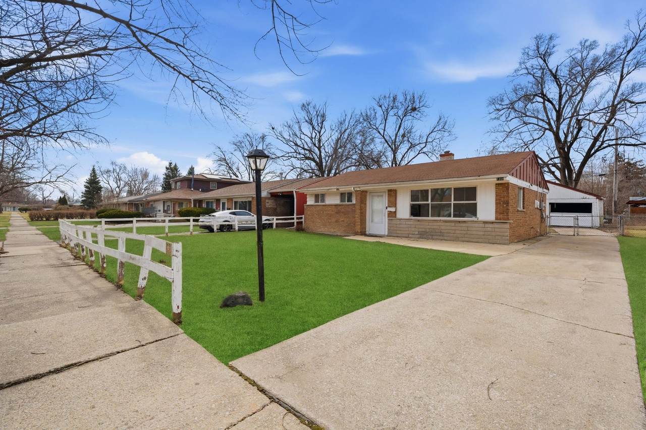 1354 Gordon Avenue - Photo 1