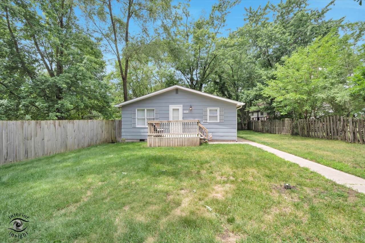 34350 Pinegrove Avenue - Photo 1