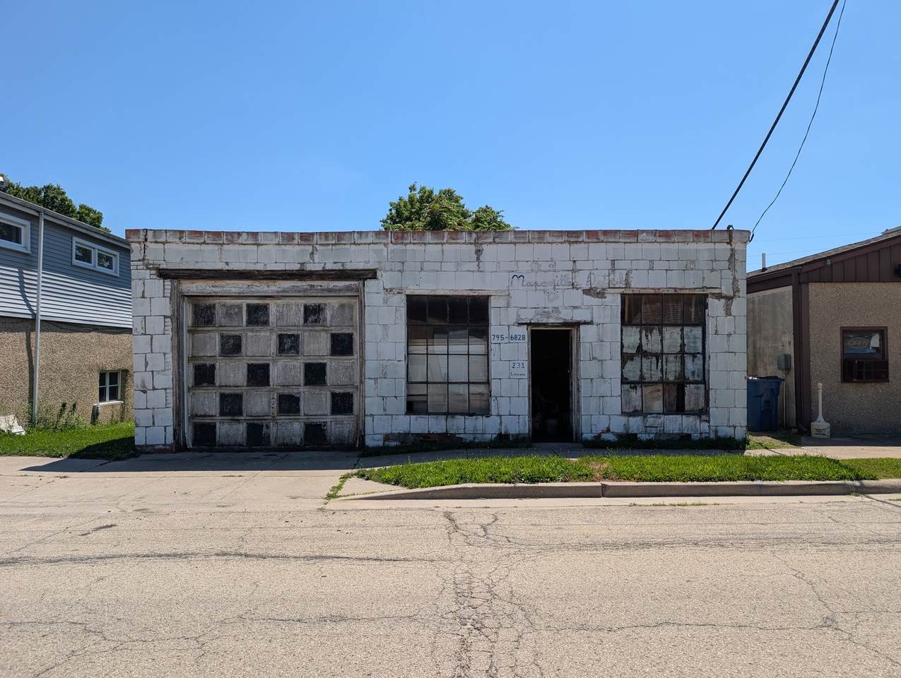 231 Lincoln Street - Photo 1
