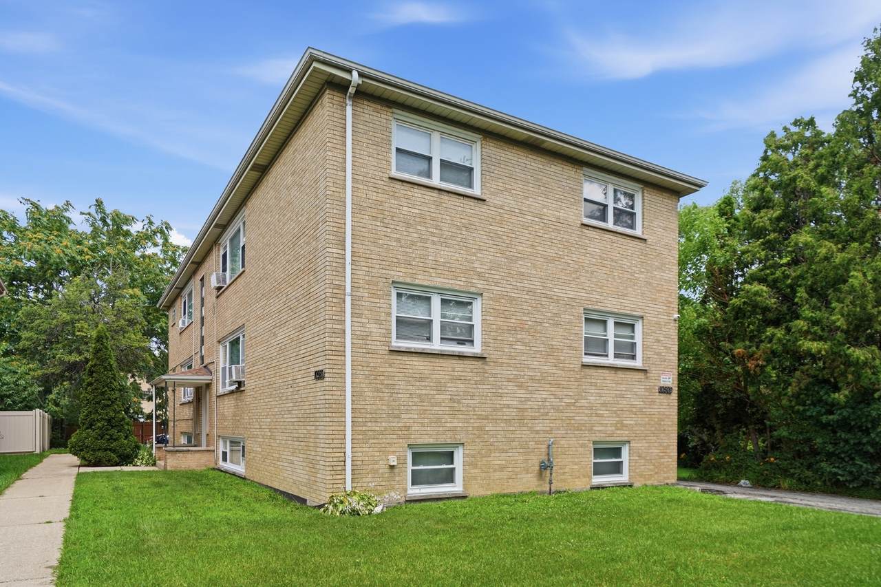 10500 Lyman Avenue - Photo 1