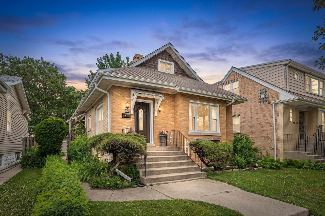 5830 Nagle Avenue - Photo 1