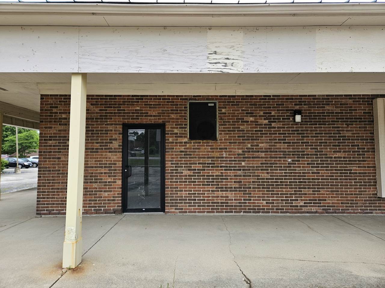 5544 147th Street - Photo 1