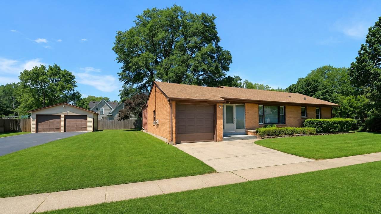 319 Lord Avenue - Photo 1