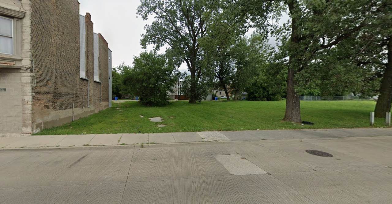 5935 Wentworth Avenue - Photo 1