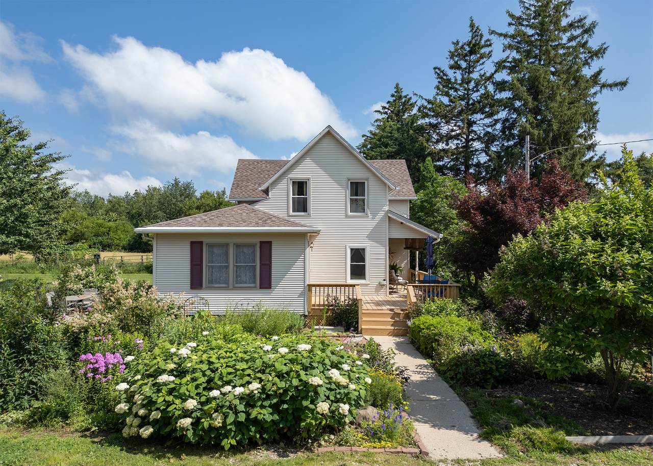 631 Adams Street - Photo 1