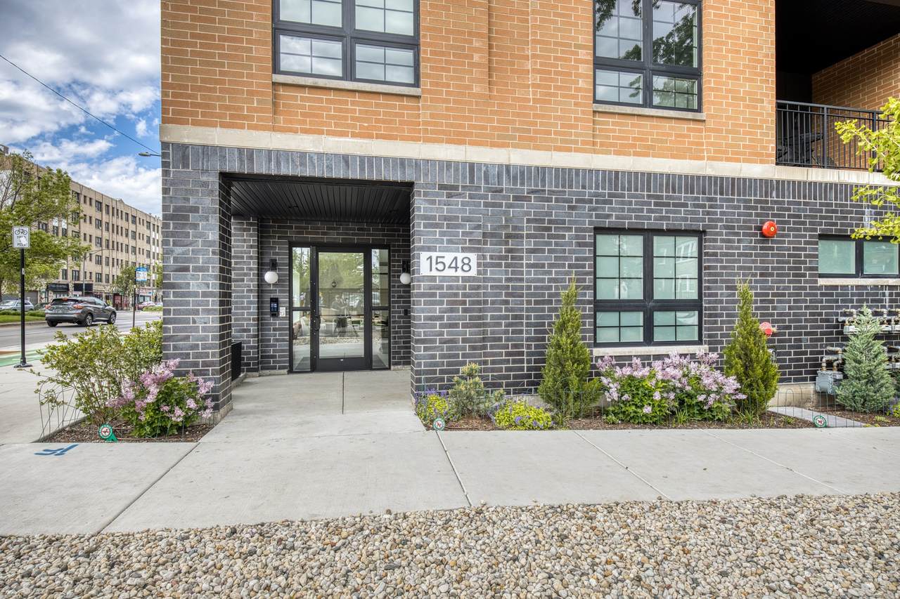1548 Ardmore Avenue - Photo 1