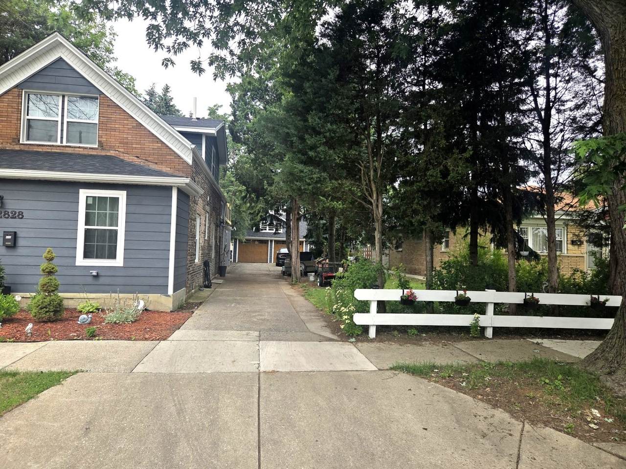 2828 Lombard Avenue - Photo 1