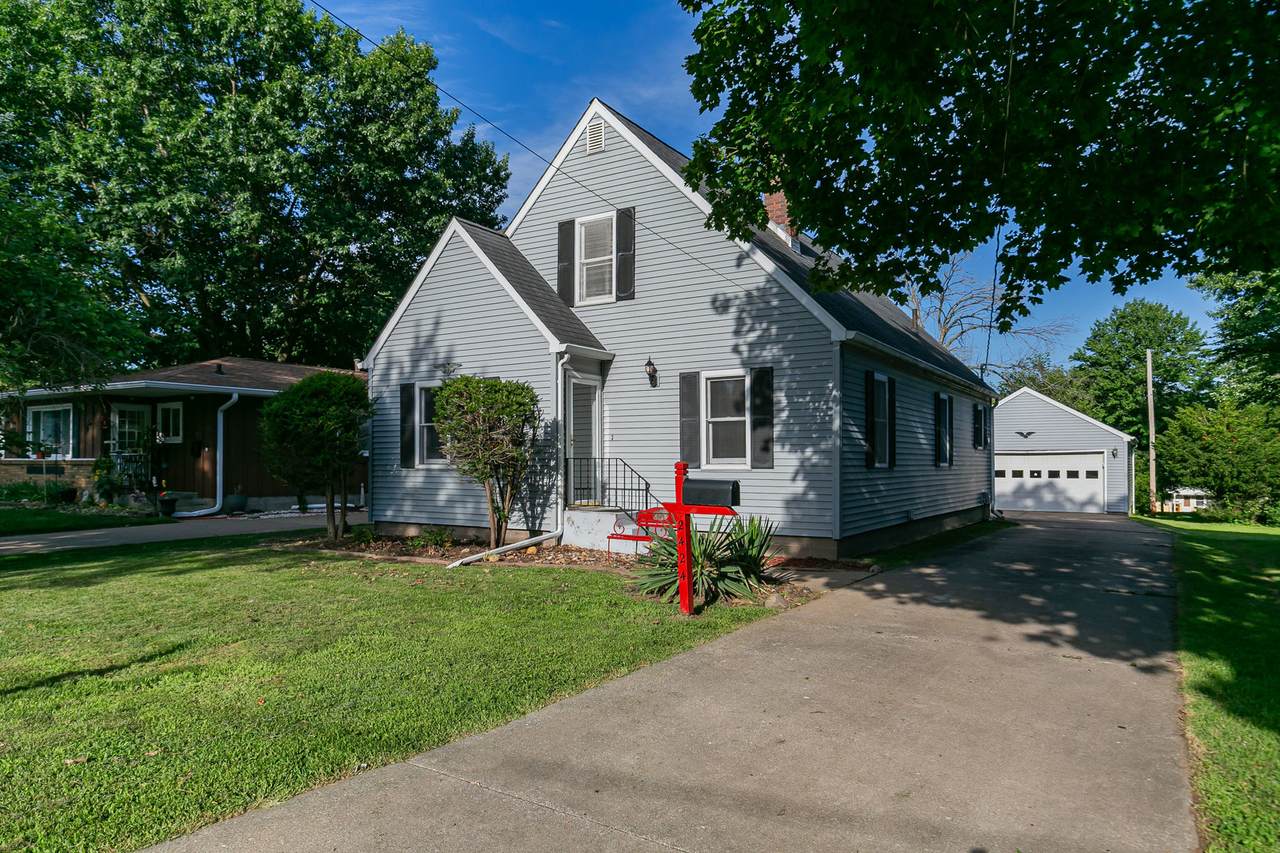 2424 28th Street - Photo 1