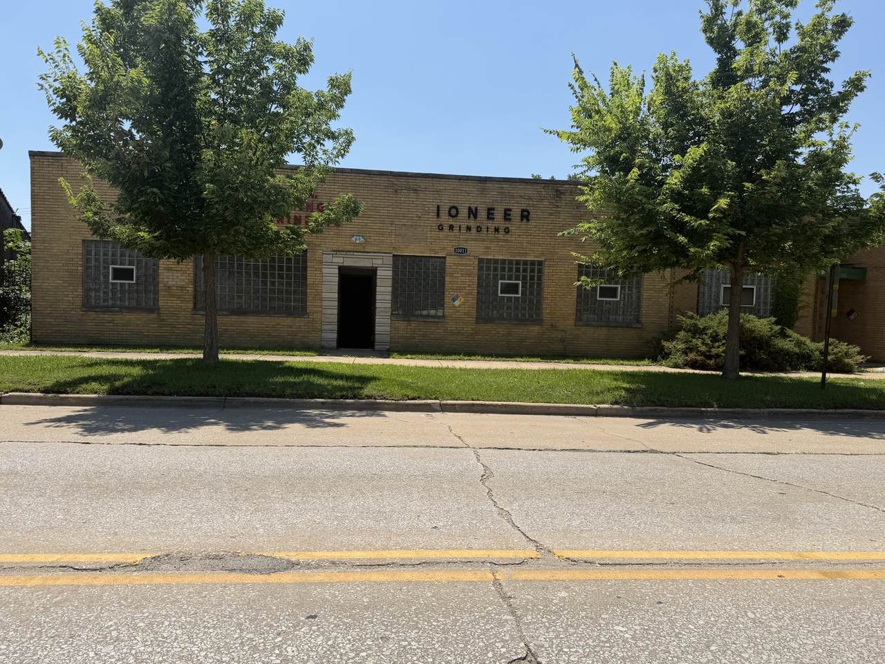 10009-11 Franklin Avenue - Photo 1
