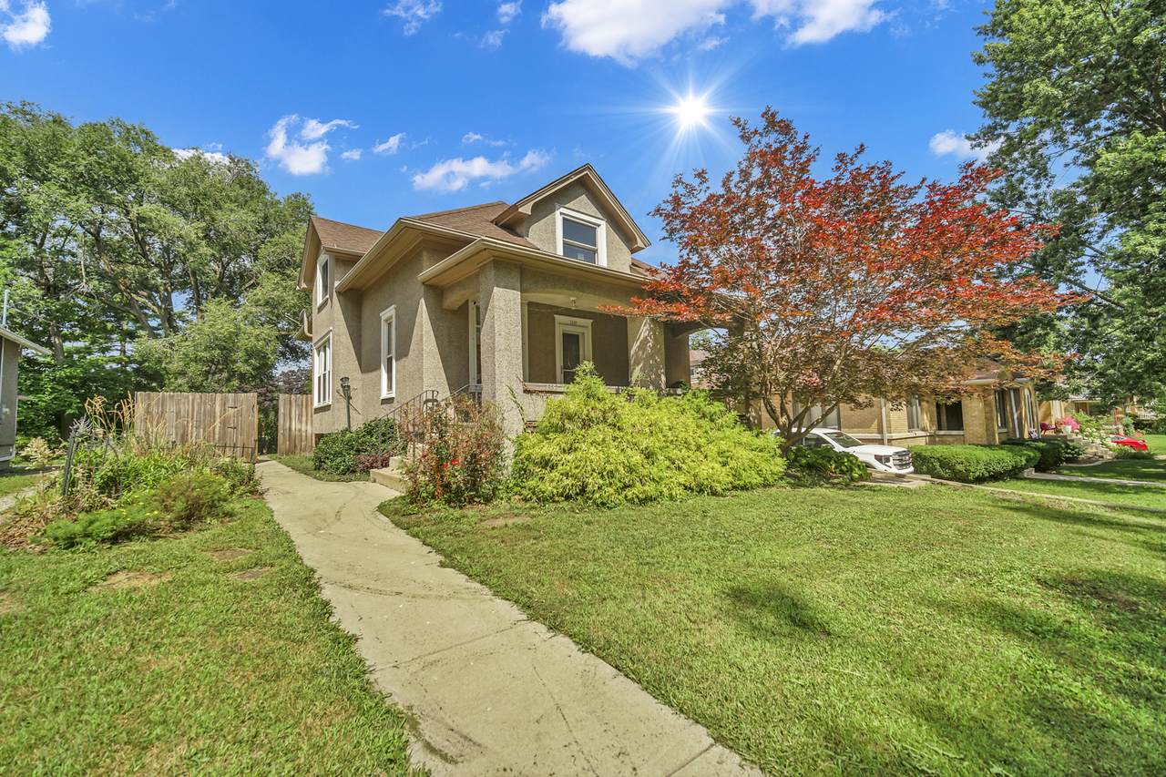 1337 Campbell Avenue - Photo 1