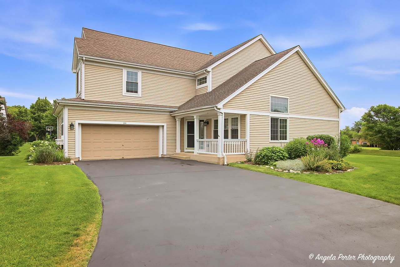 331 Hampton Court - Photo 1