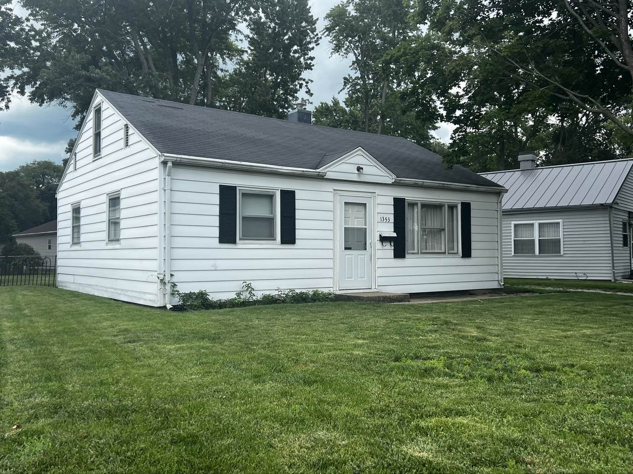 1353 Fairlawn Drive - Photo 1