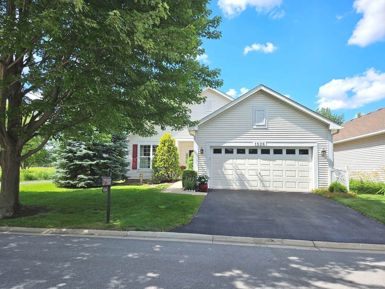 1526 Benzie Circle - Photo 1