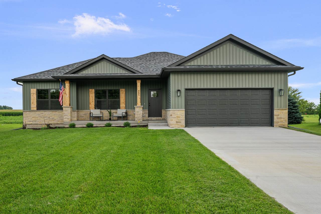 455 Rhonda Road - Photo 1