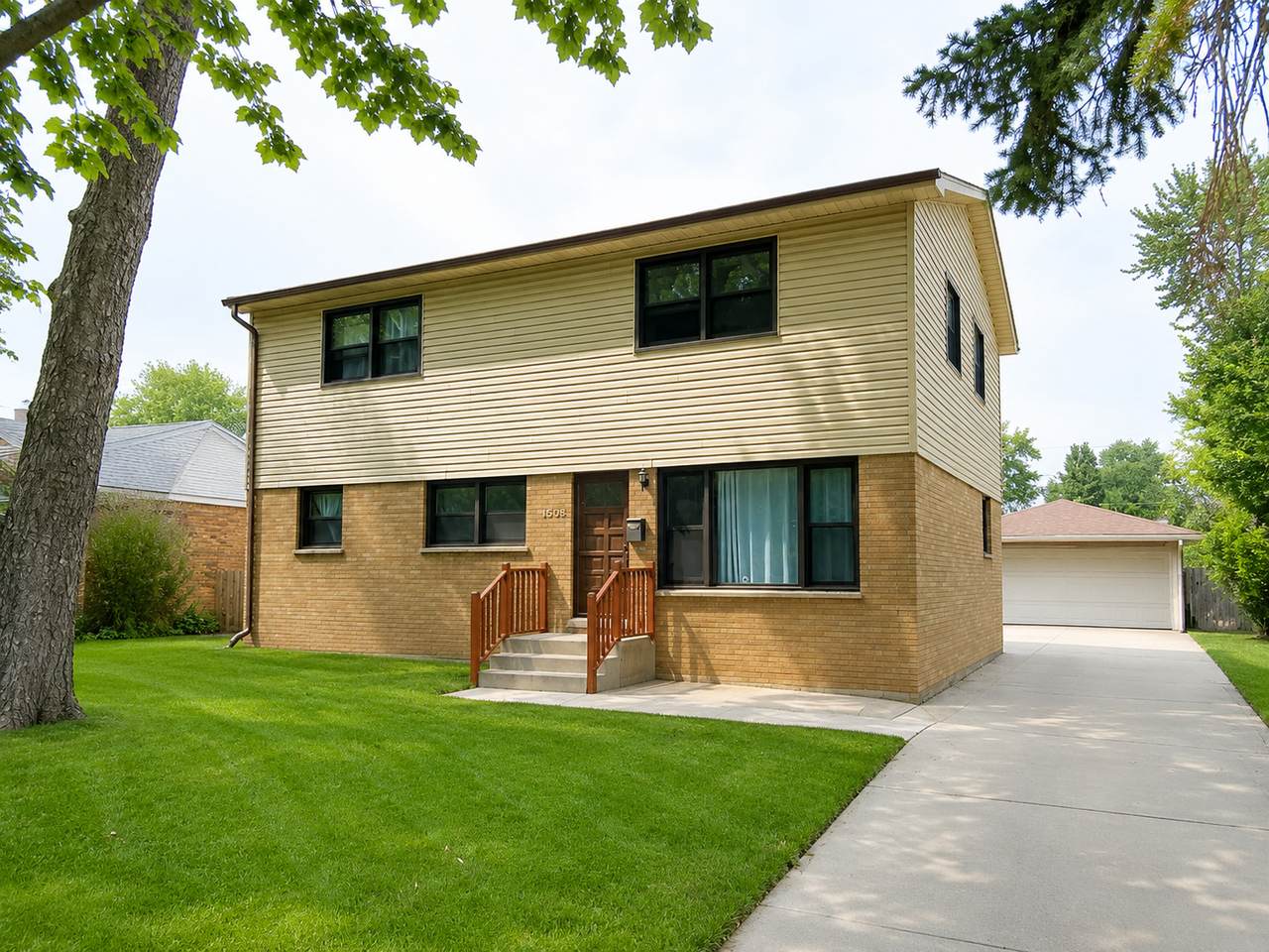 1508 Palm Drive - Photo 1