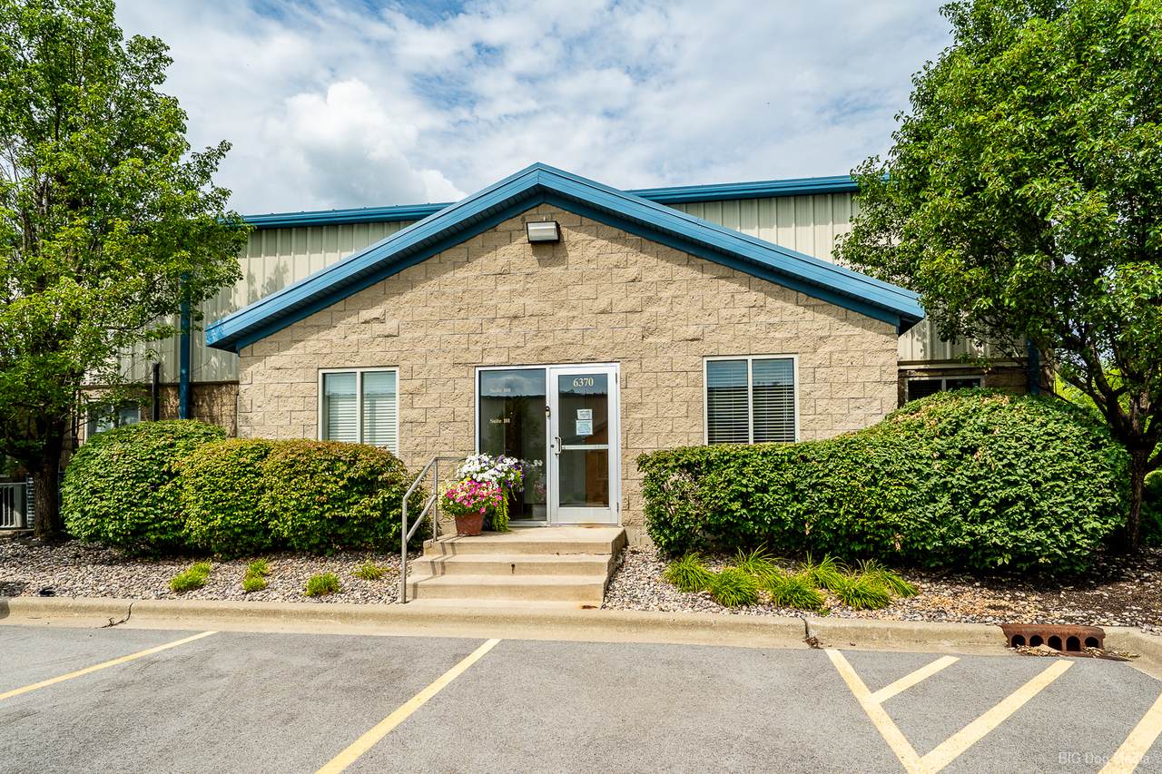 6370 Emerald Parkway - Photo 1